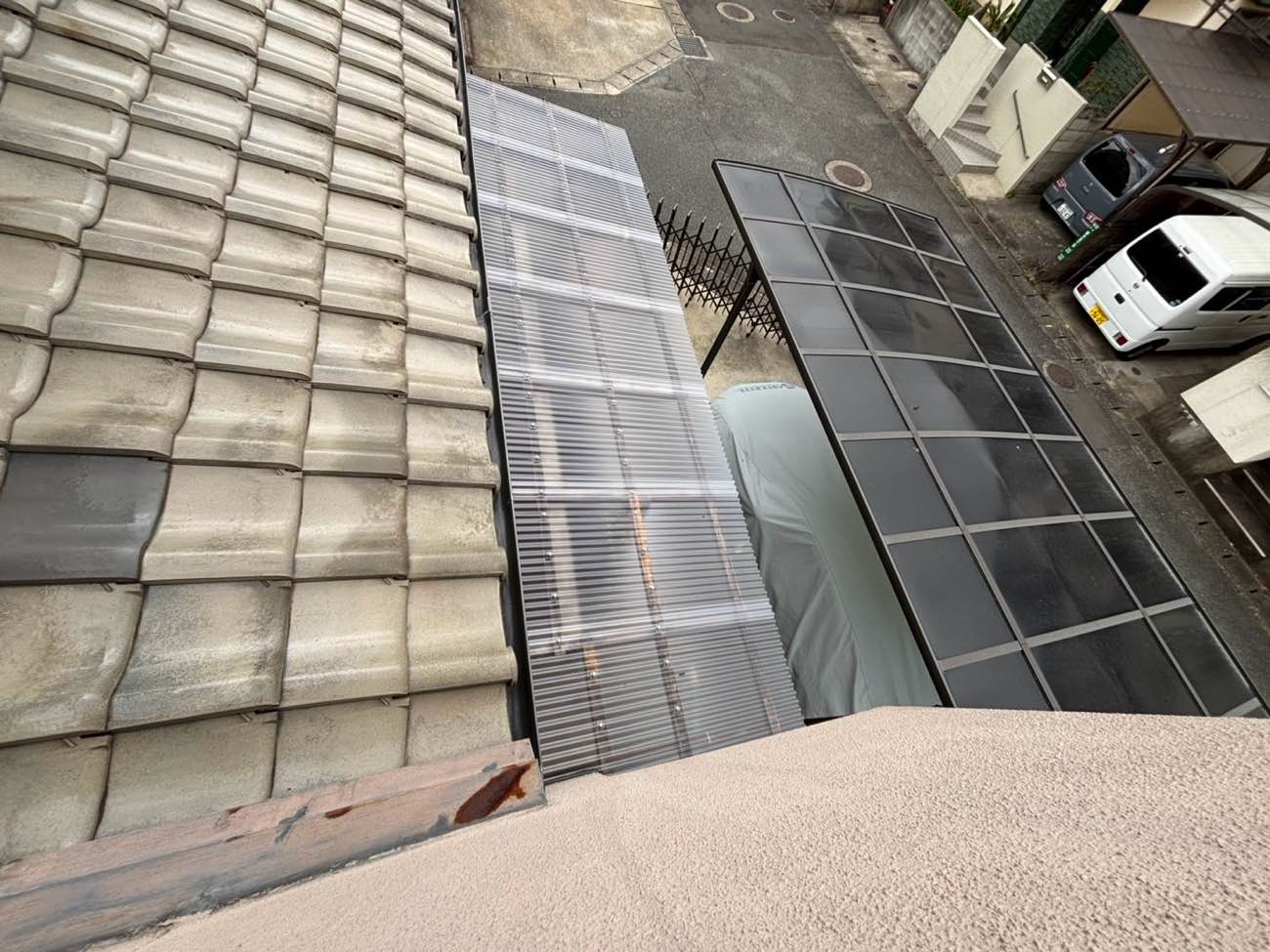 福岡市西区のベランダ工事、ポリカ交換