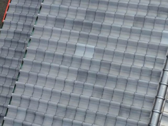 福岡市南区の老朽化が進行した瓦