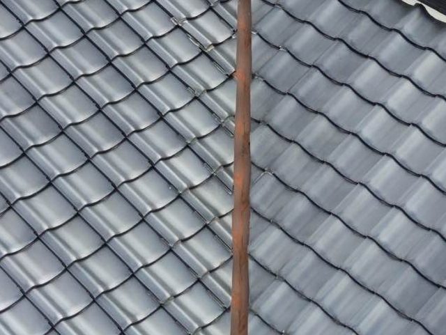 福岡市南区の錆びて茶色くなった谷板金