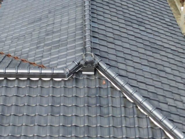 福岡市南区の調査で確認された棟瓦の経年劣化