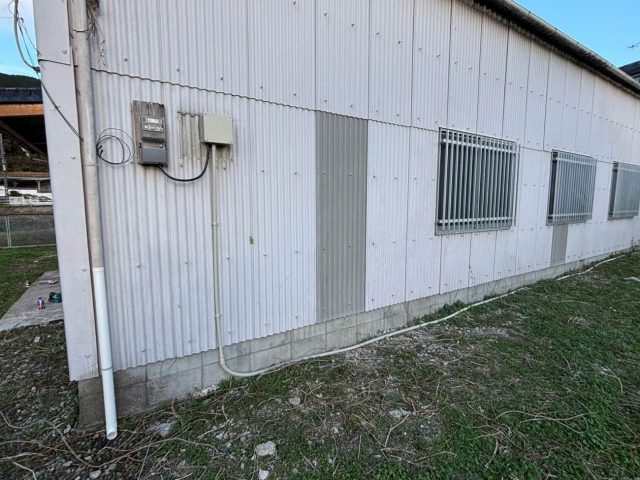福岡市早良区で外壁スレートの交換が完了した倉庫