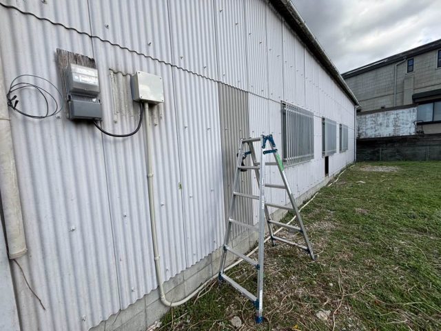 福岡市早良区で壊れた小波スレートの交換修理