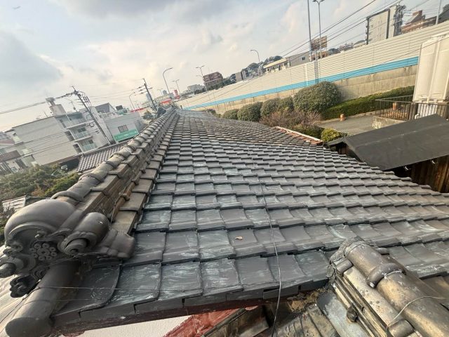 福岡市東区の瓦屋根調査｜雨漏り原因は築60年の瓦のズレ・割れ・金属錆と判明
