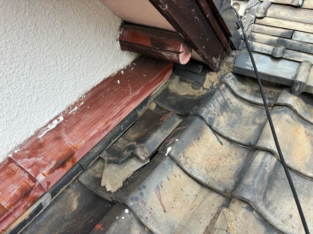 糸島市の屋根劣化にお困りの方へ｜築60年の瓦屋根、住宅で雨漏り調査を実施