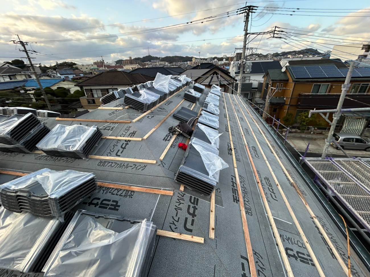 古賀市物件の屋根葺き替え工事、施工レポート、桟木の施工