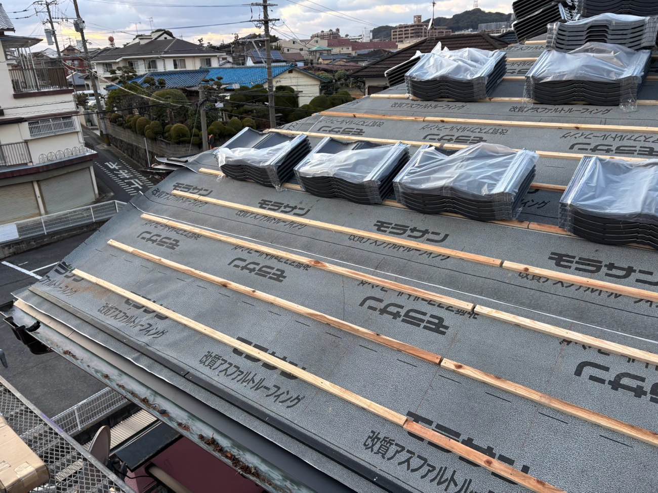 古賀市物件の屋根葺き替え工事、施工レポート、桟木の施工