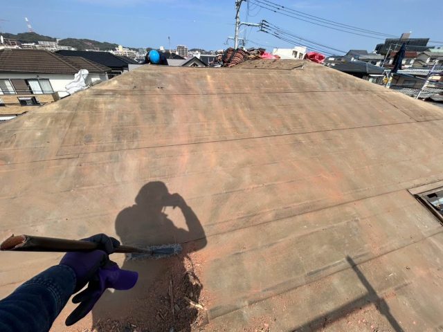 福岡市南区で瓦を撤去して剥き出しになった下地