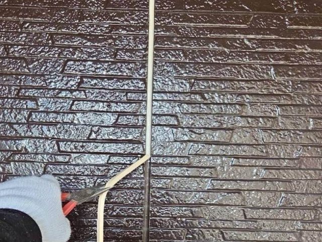 福岡市南区で古いコーキングの除去