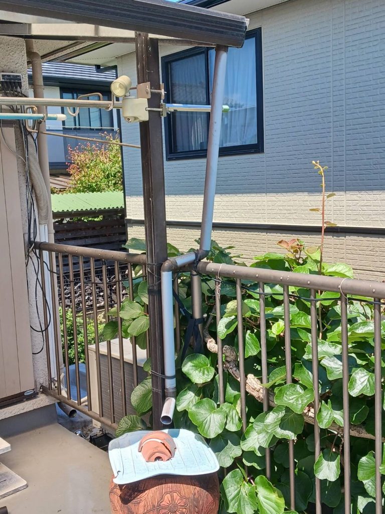 外れた排水管まわり