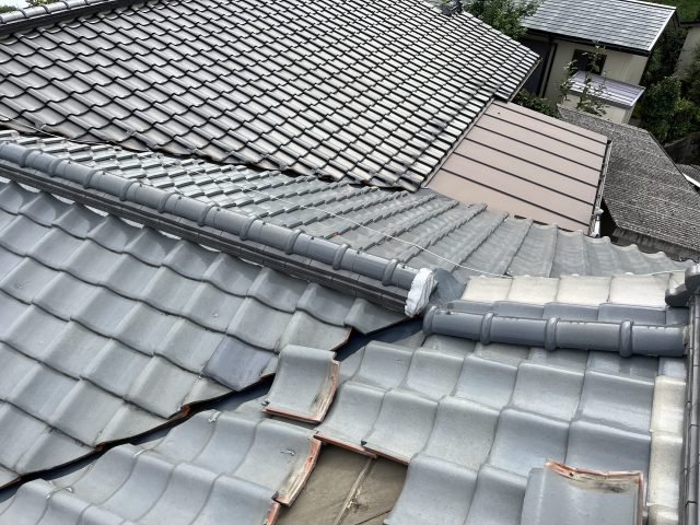 早良区の谷板金の錆が見つかった瓦屋根