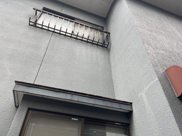 糸島市のひび割れた外壁