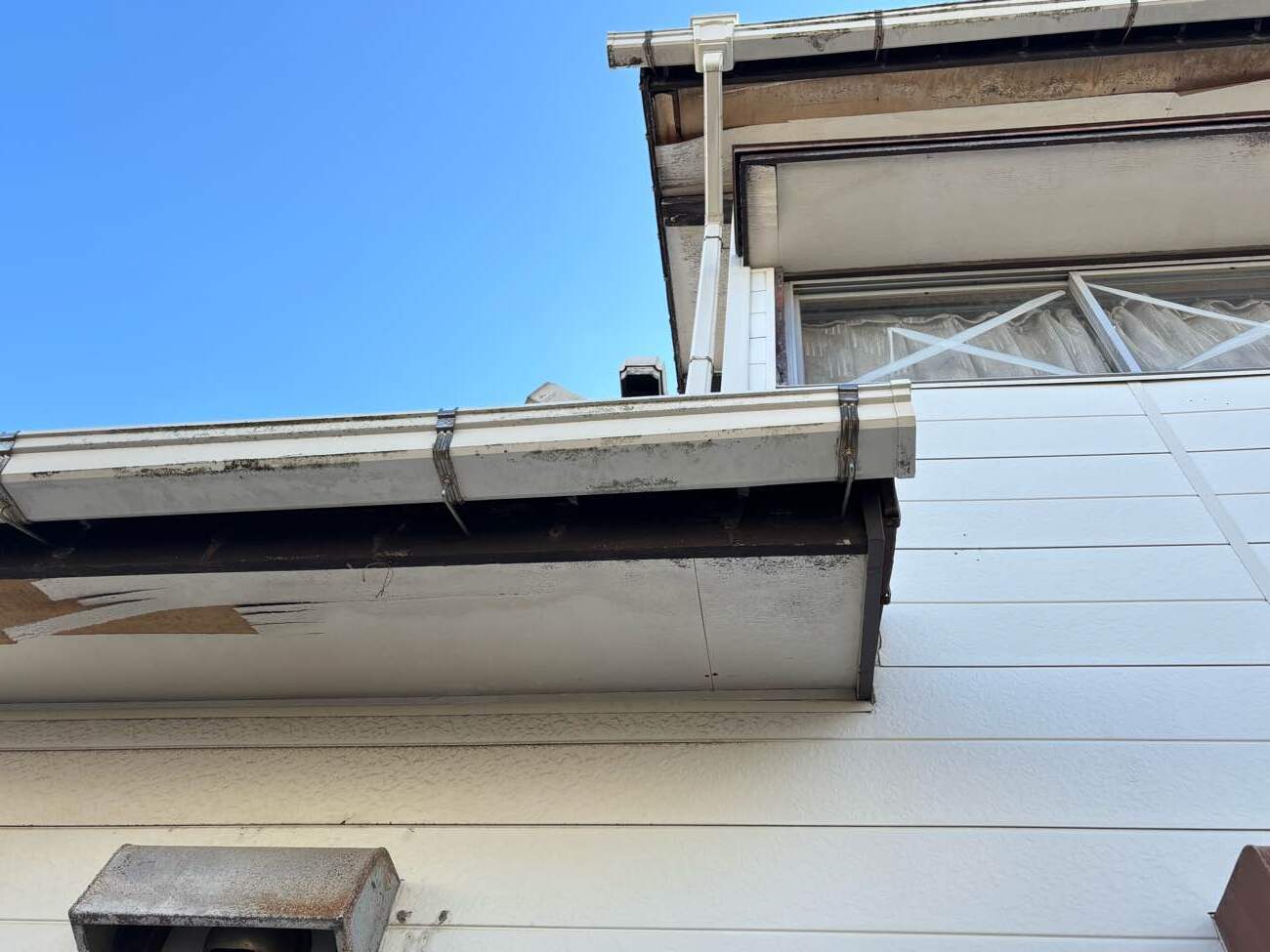 既存雨樋の撤去