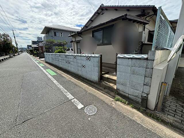 粕屋町で塗装が必要なほど劣化していたブロック塀