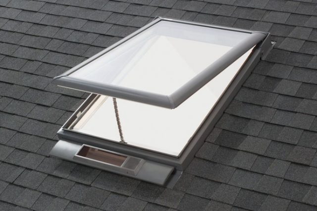 ソーラータイプの天窓